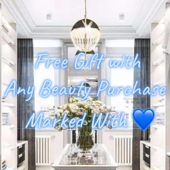 Free gift with any beauty purchase in my closet! - Picture 1 of 1